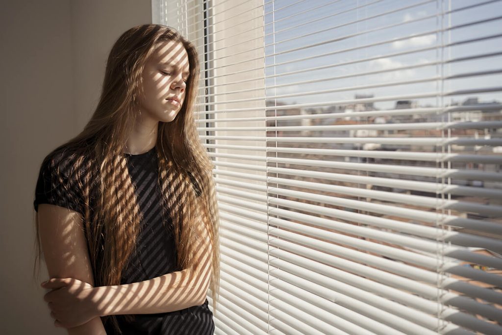 síntomas de la fotofobia o sensibilidad a la luz